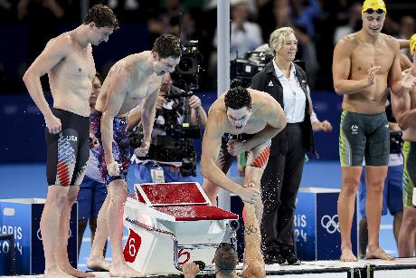 2024-07-27 Swimming ,Men's 4x100m Freestyle Relay Final,Day 1