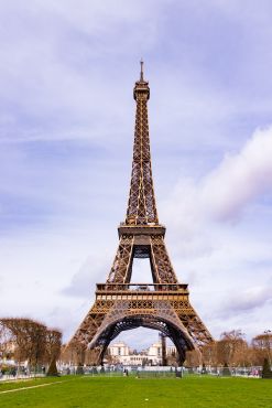 EiffelTowerPARISMTB20230323294309OP